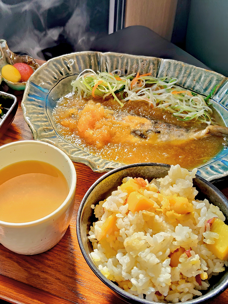 うたた音 cafe 室内